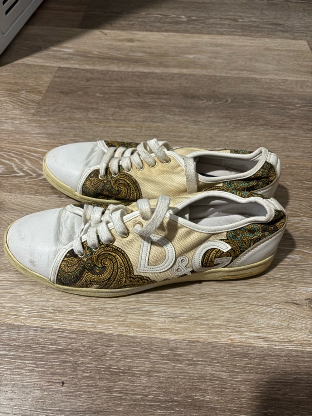 D&G Cream and White Paisley Low-Top Sneakers
